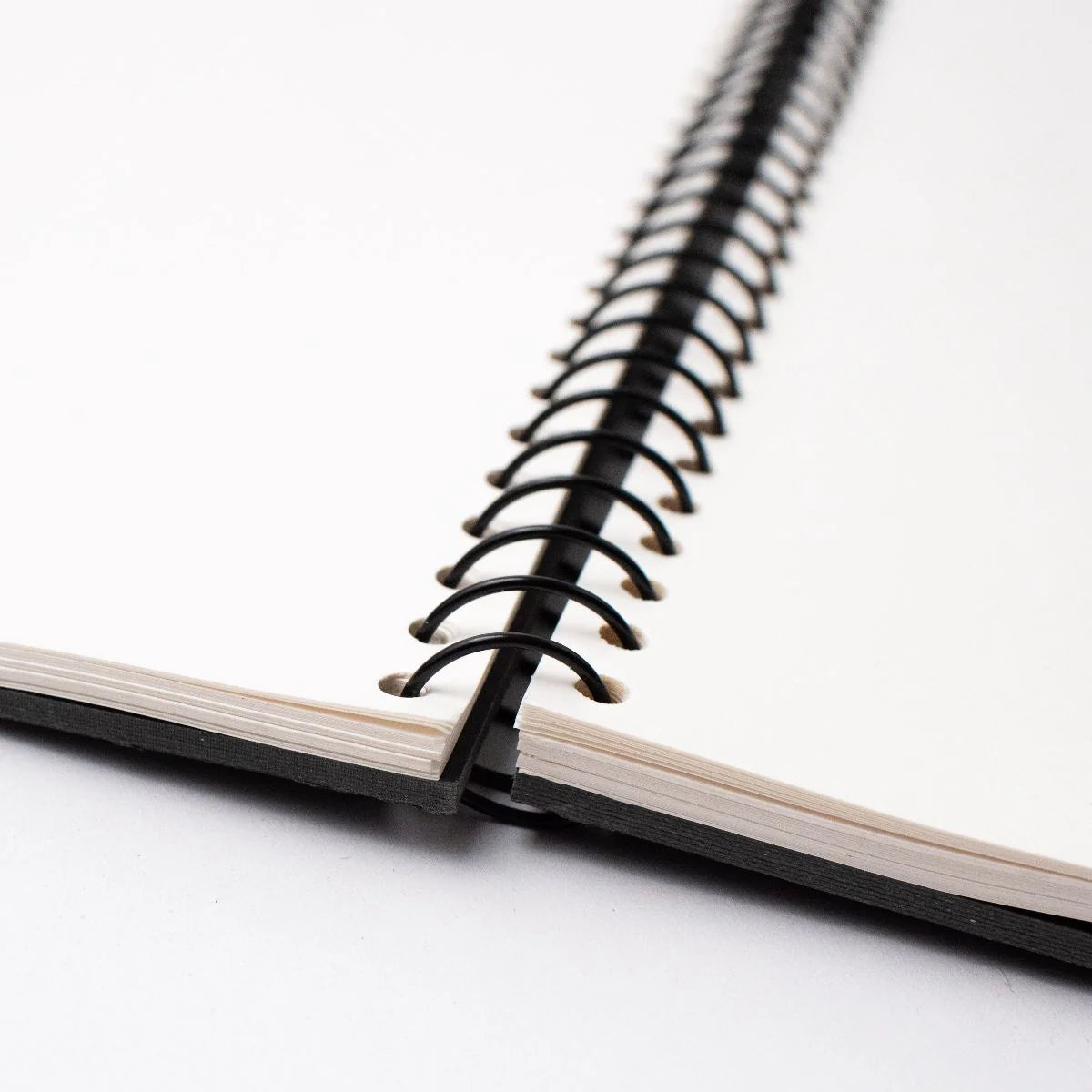 Blackwing - Spiral-Notizbuch blanko A4