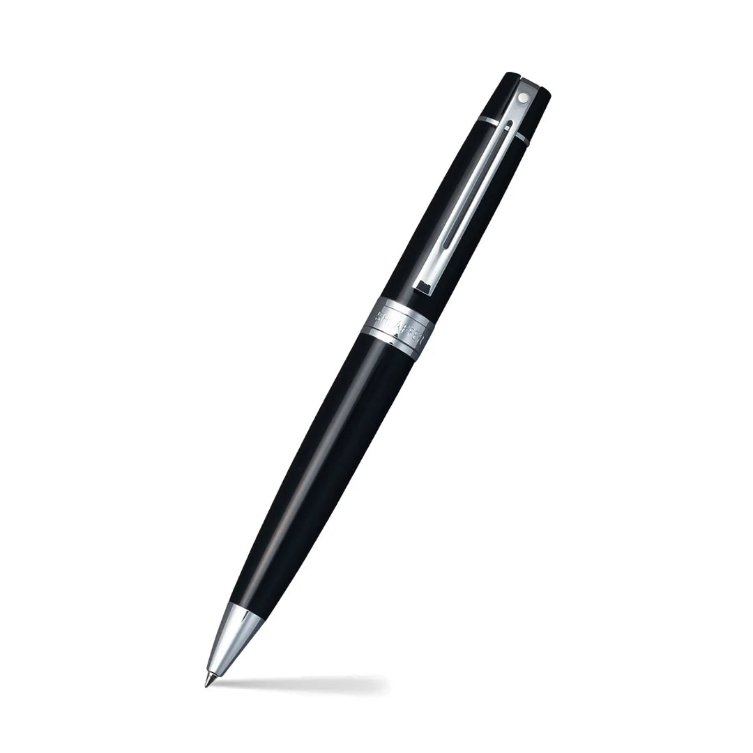 Sheaffer 300 Glossy sort med kromdetaljer