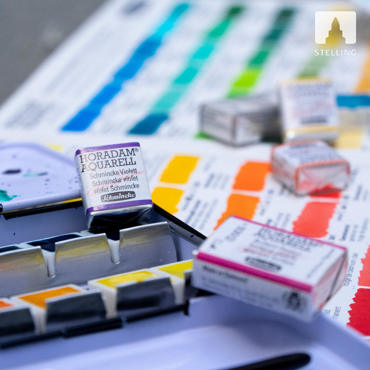 Schmincke Horadam Aquarellset mit 47 Halbschalen und 1 Onetz Medium.