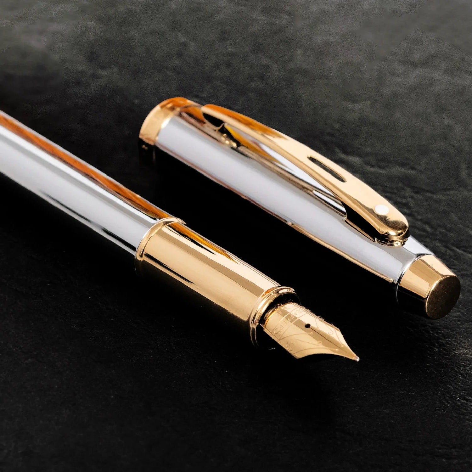 Sheaffer 100 Krom med gulddetaljer